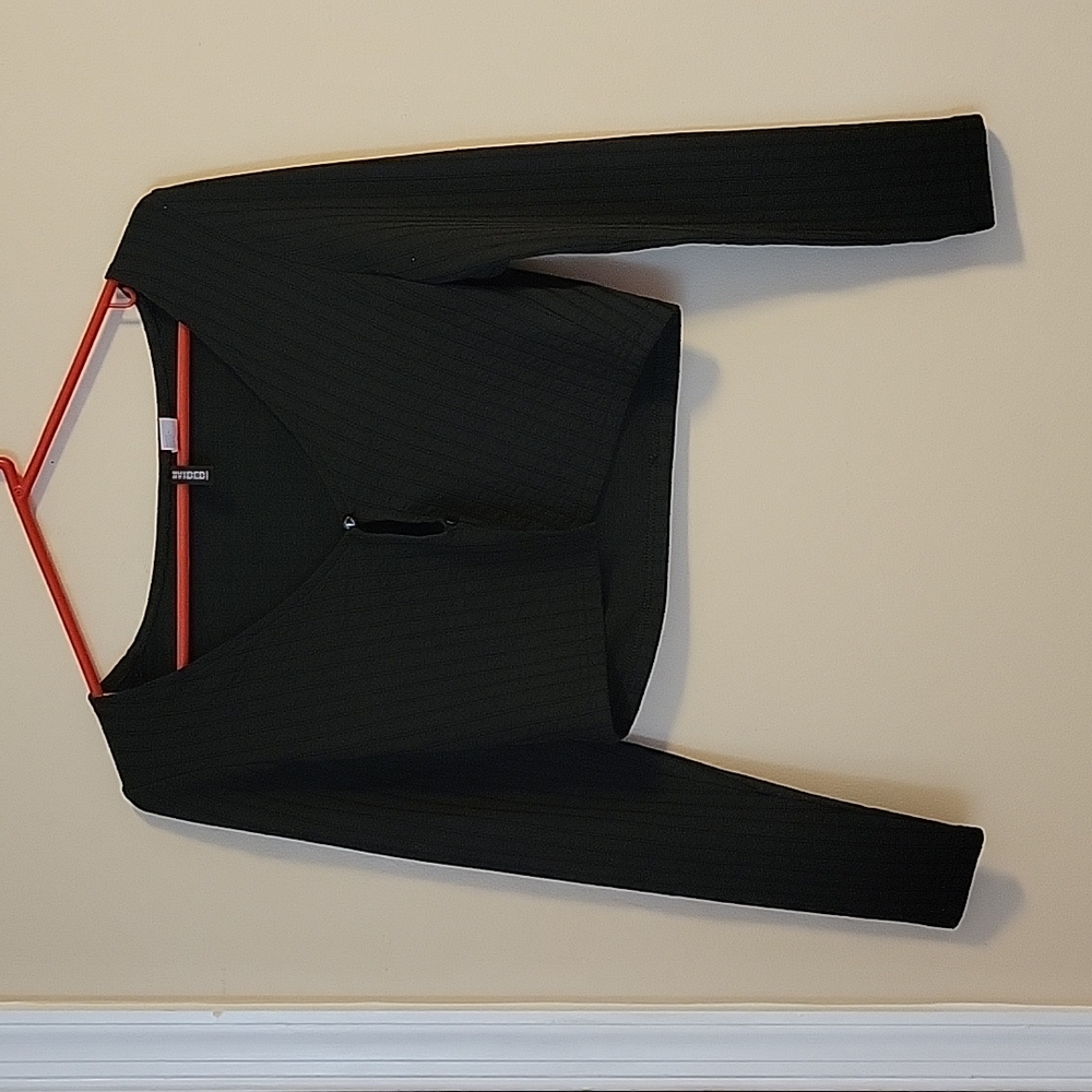 Back crop sweater